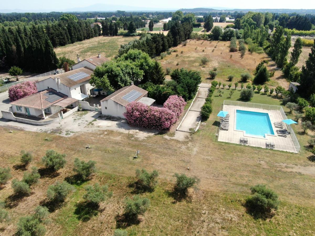 Les Gites Du Mas Canillac Châteaurenard Exterior foto