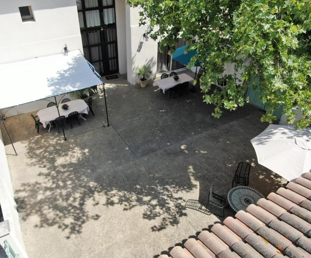 Les Gites Du Mas Canillac Châteaurenard Exterior foto